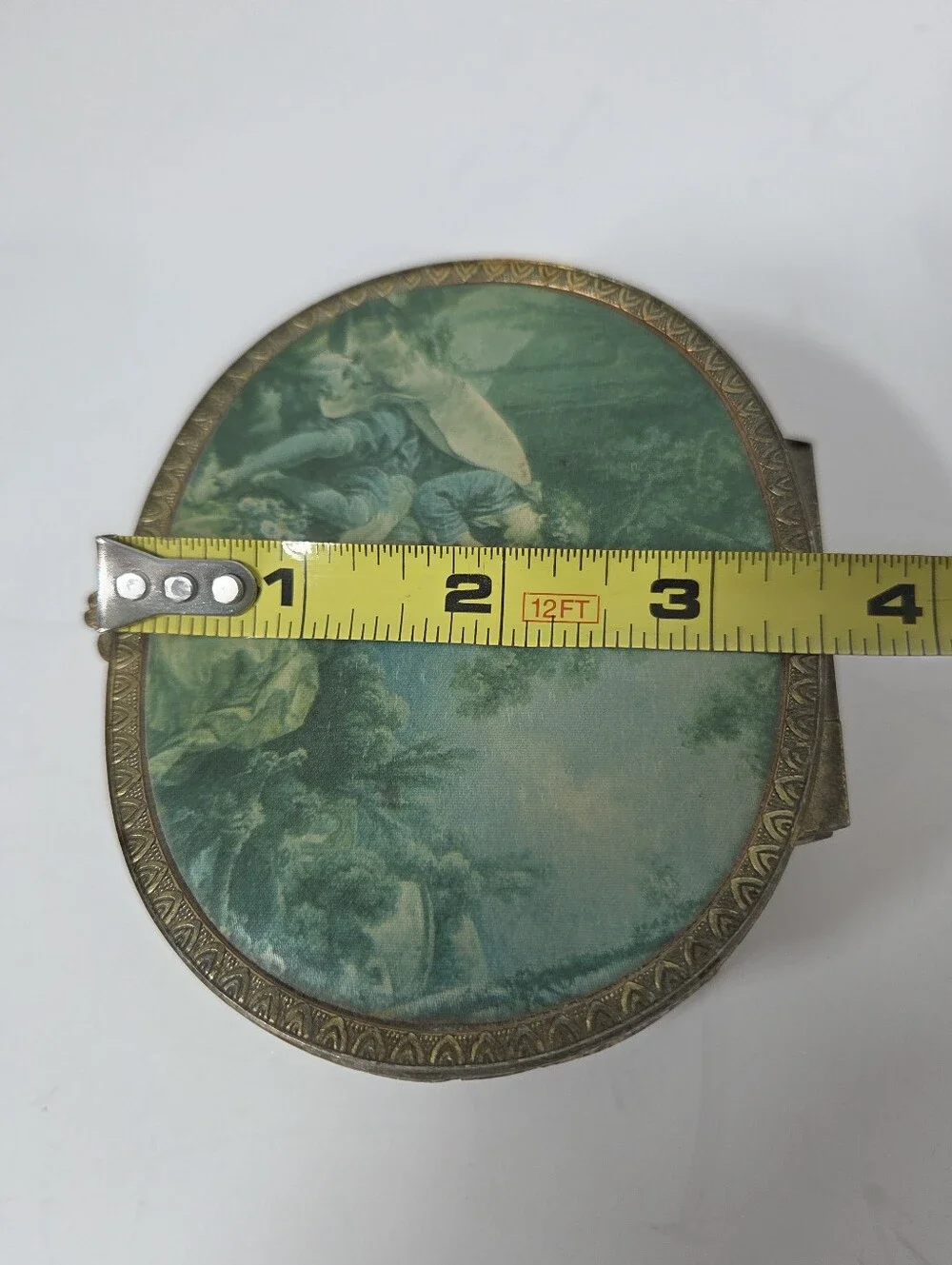 Boucher decorative oval